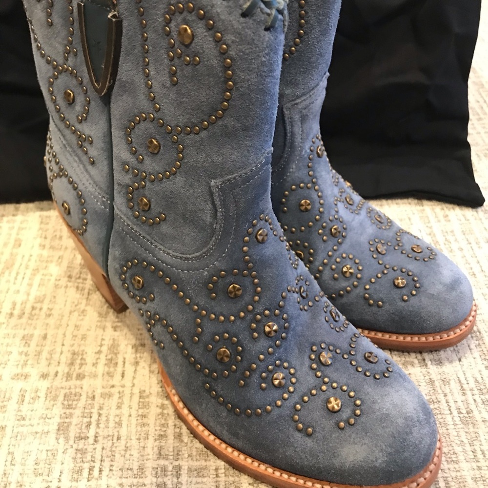 Women’s Frye Victoria Blue studded suede boots